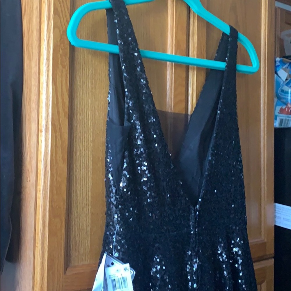 Sparkling DRESS🚨📸🧨🎁🎊🎉🎈 - Picture 5 of 7